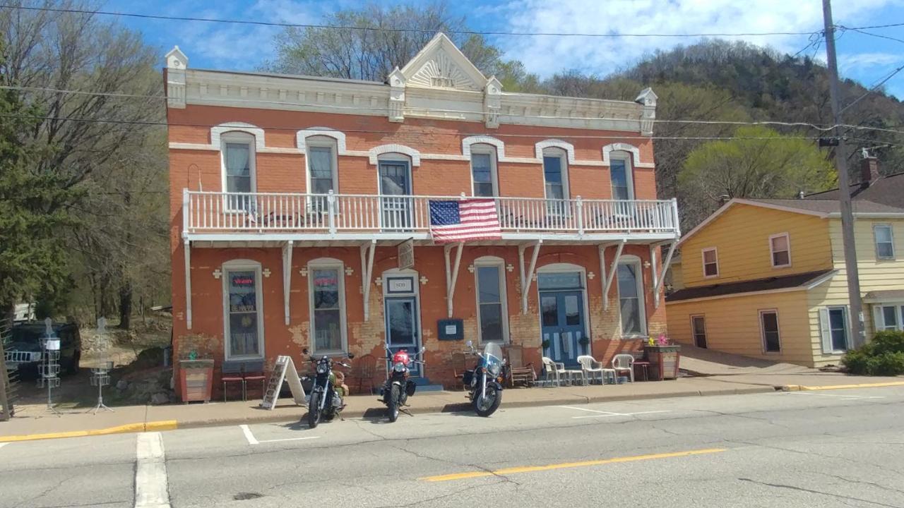 The Burlington Hotel & Bar - Alma Wi Exterior foto