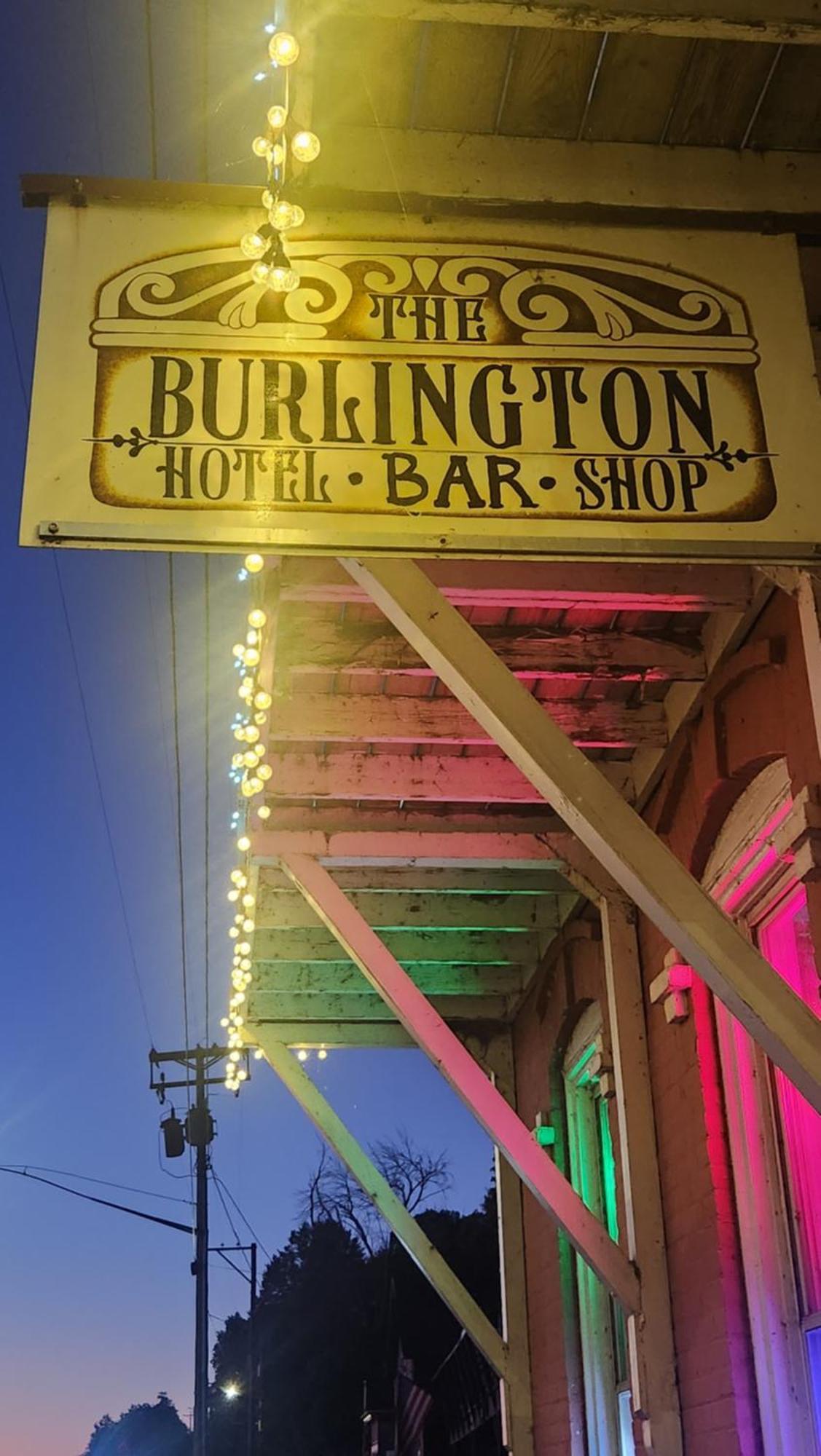 The Burlington Hotel & Bar - Alma Wi Exterior foto